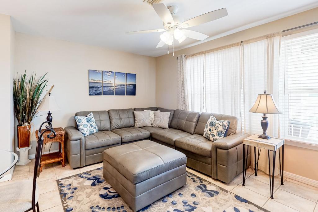 Three C's 202 (Gulf Shores) 