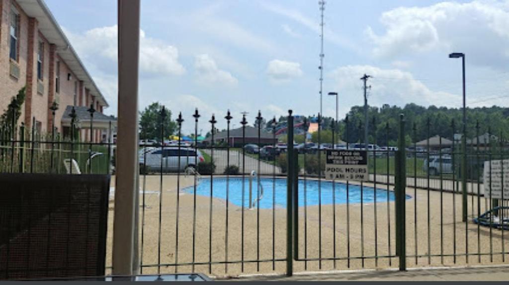COLLINS INN & SUITES (Collins)
