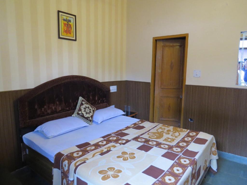 Hotel Kailash Inn