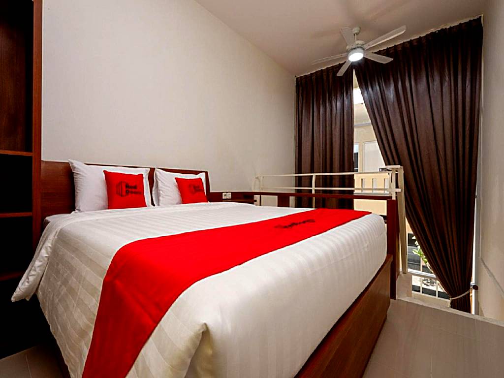 RedDoorz Plus near Paragon Mall Semarang