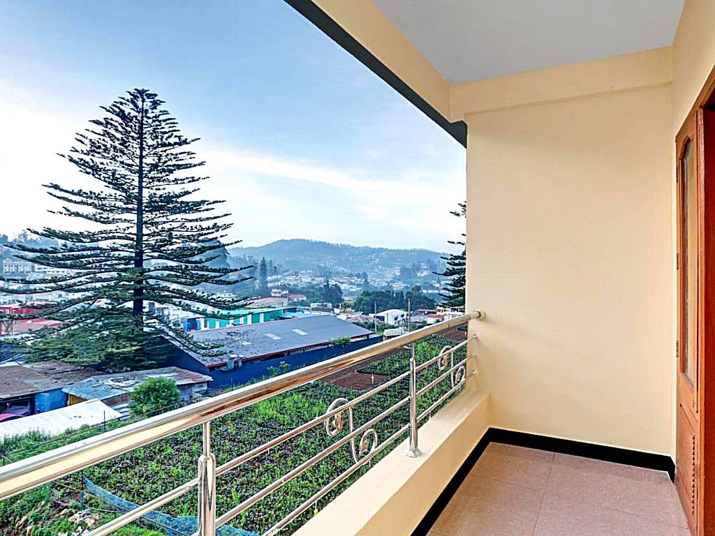 Itsy By Treebo - Rain Forest: Deluxe Double Room