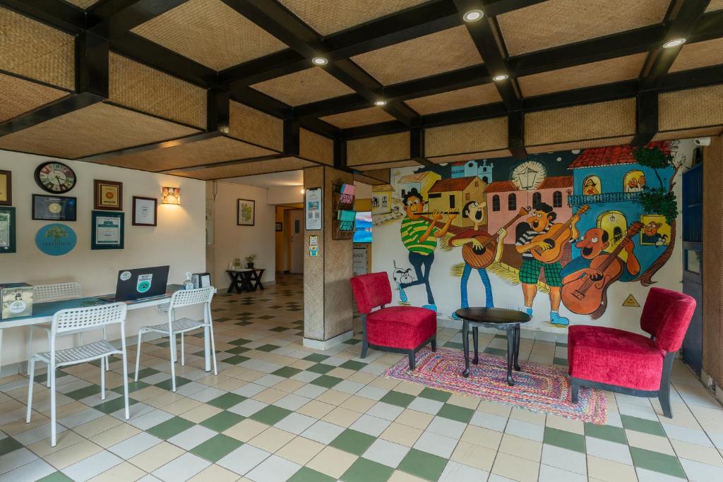 Treehouse Blue Hotel & Serviced Apartments