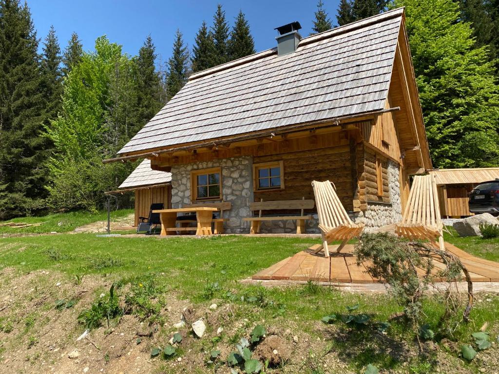 Lovely Cottage in a mountain wilderness of the National Park