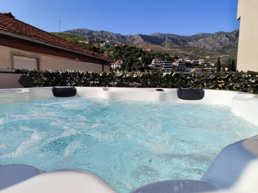 Apartment Relax near Split with Jacuzzi