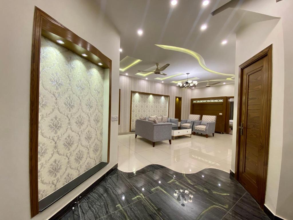 Luxury Guest House in Bahria Town