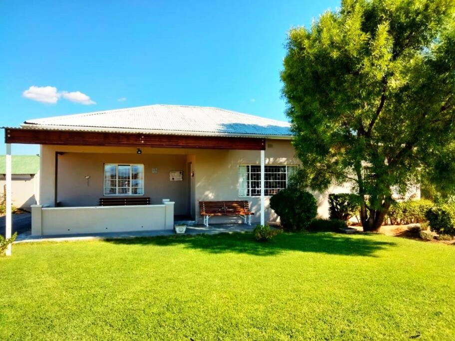 Sunnyside Farm Cottage, Oudtshoorn, South Africa