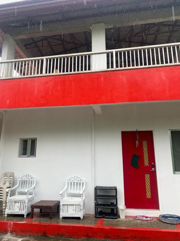 Perlies Inn NEW Barkada House with NETFLIX and WIFI