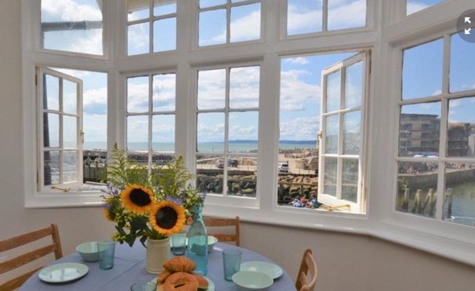 Harbour View, Pier Terrace