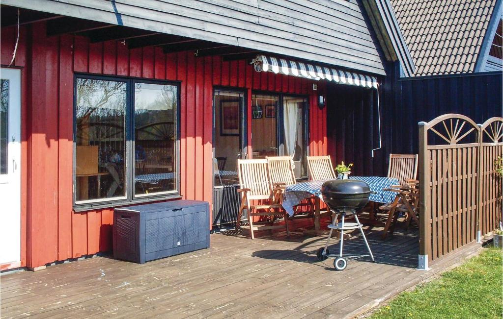 Stunning Home In Gunnebo With 3 Bedrooms And Wifi