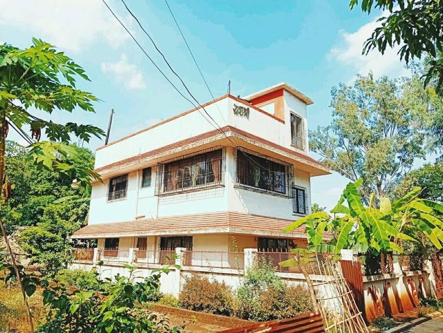 Yashashree - Private bungalow on rent in Neral