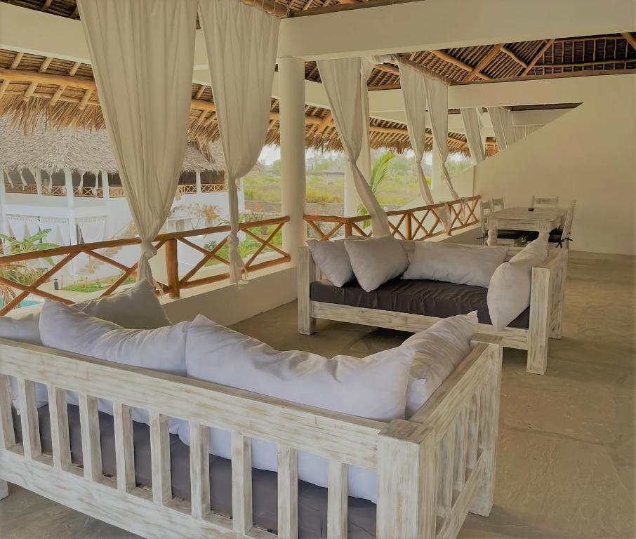 Zazu - Maisha Resort