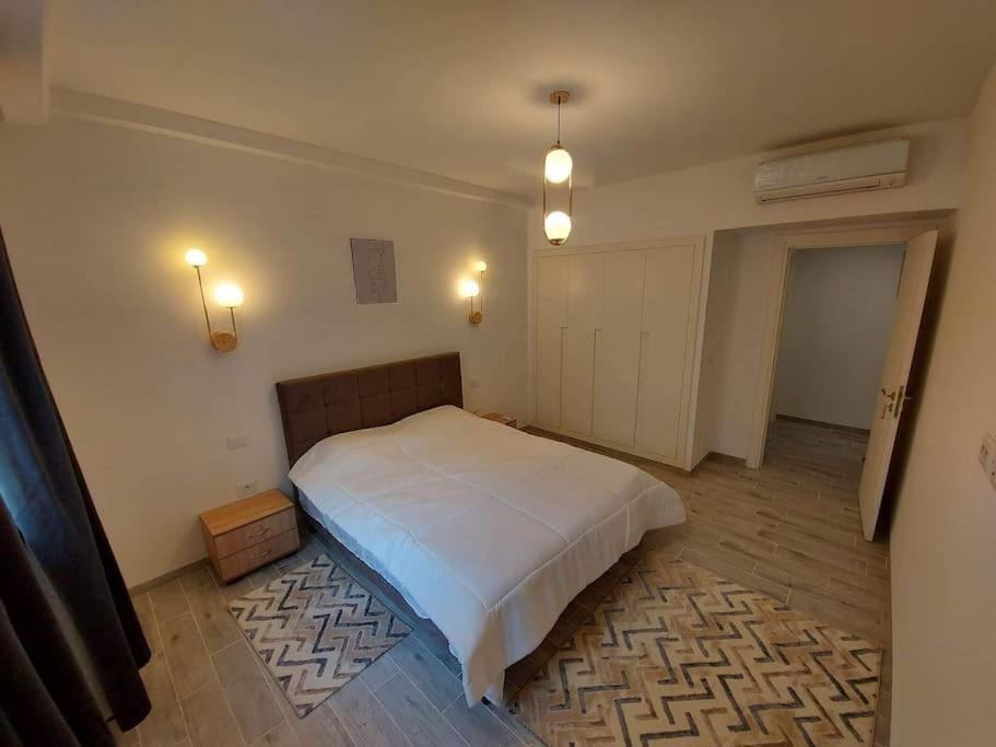 Fully furnished 2 bedrooms flat