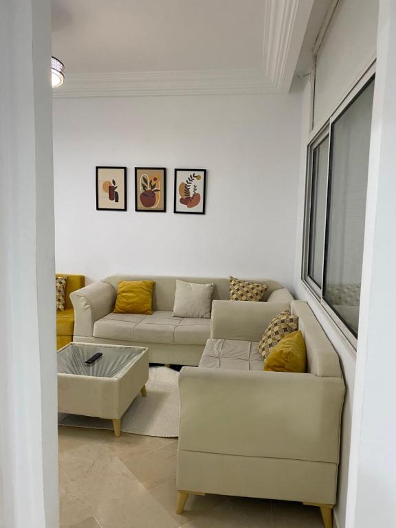 Lovely 1-bedroom rental unit with sea view
