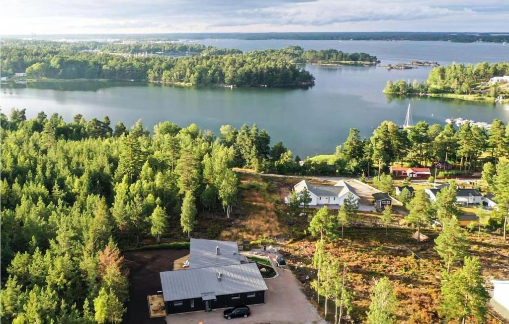 Amazing Home In Vstervik With 2 Bedrooms And Wifi