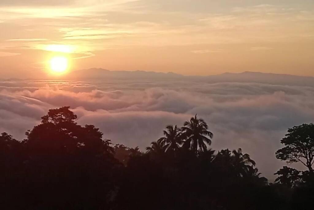 Sea of clouds Overlooking Staycation house