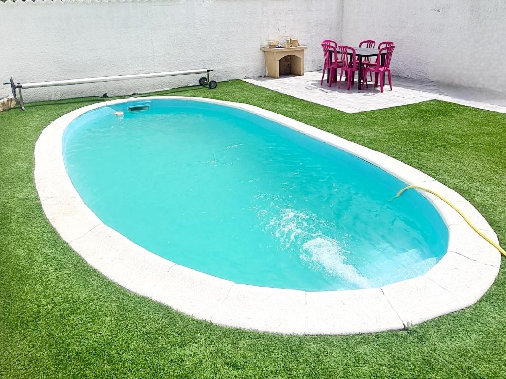 Location maison avec piscine privée.