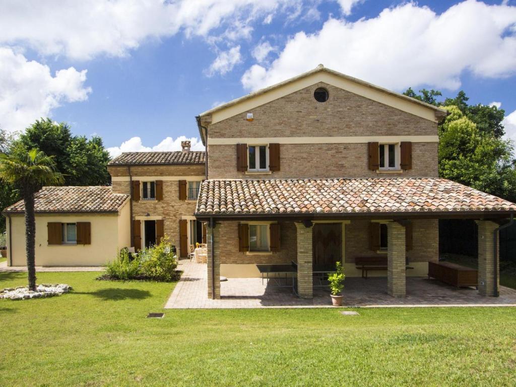Rustic Holiday Home in Fano with Garden Terrace