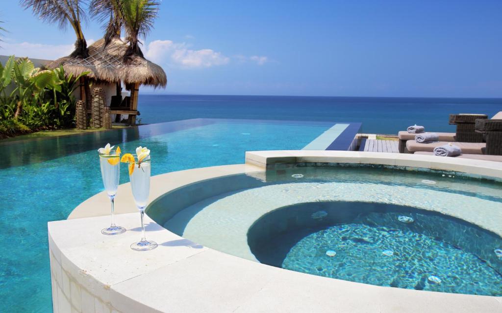 Villa Rosita - Oceanfront, villa with cook