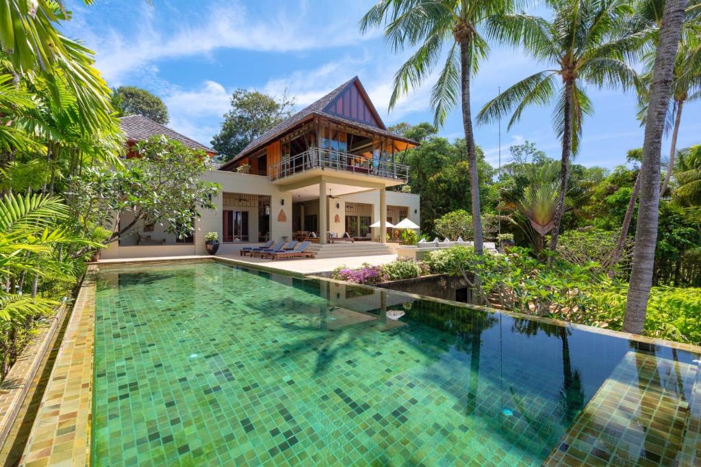 Villa Praison, Clifftop Family Villa with Pool Table