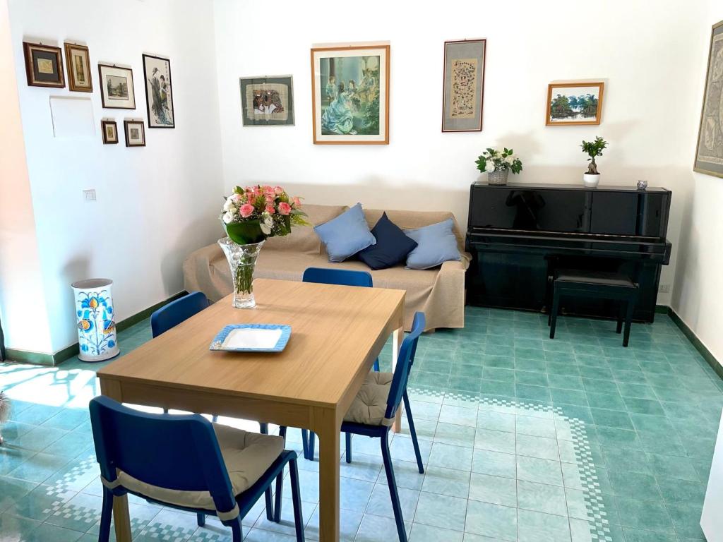 Il balcone sulla piazza