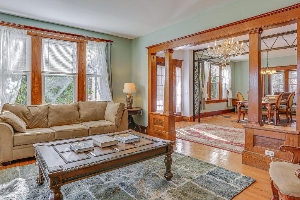 New York Getaway Near Neversink River and Hiking