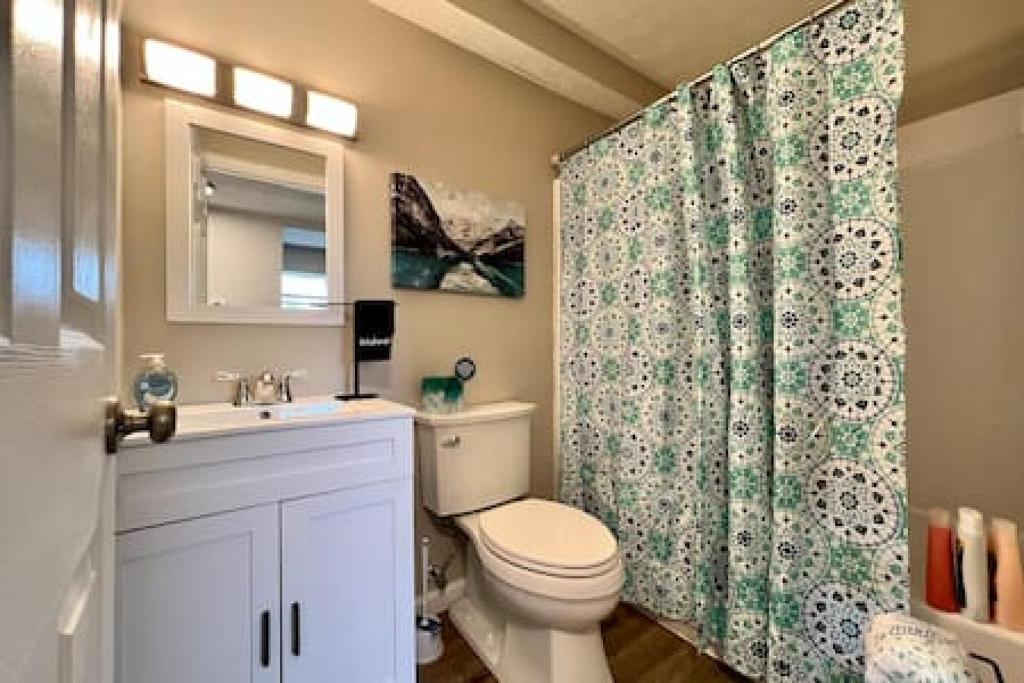 Sharp Spacious Middletown Apartment Free Laundry